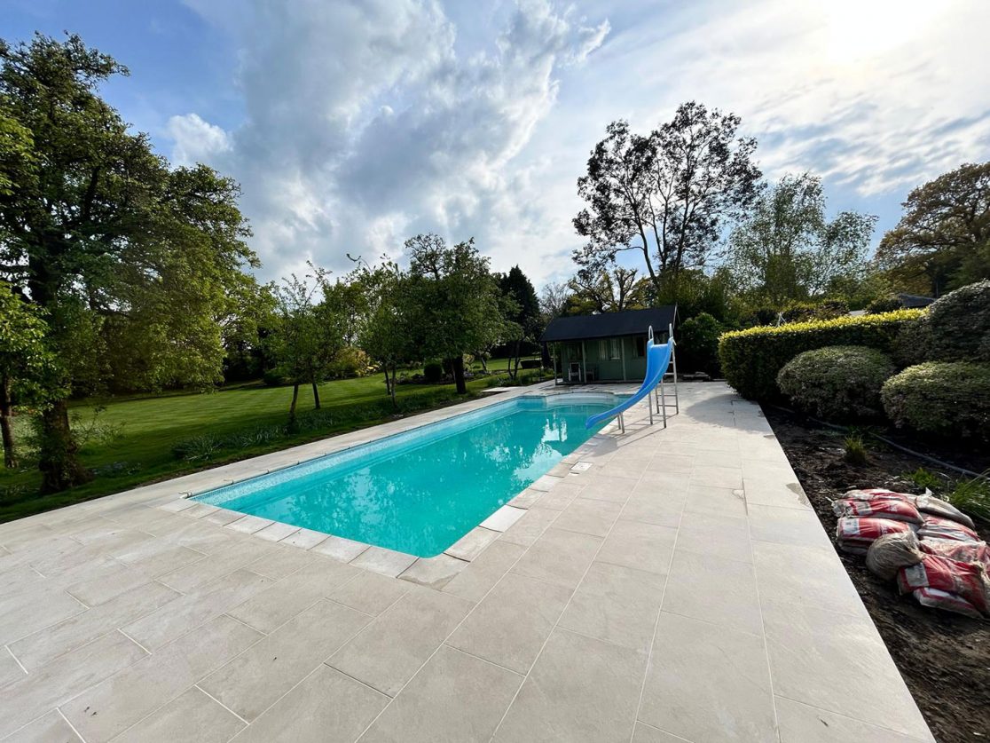 Porcelain tiled patio Hertfordshire